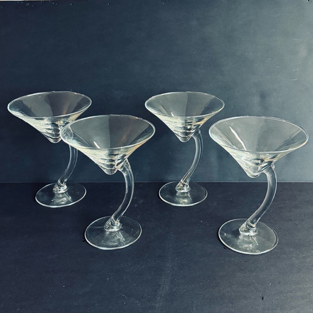 4 Vtg Clear Libbey Bravura Martini glasses.Holds approximately 6oz.